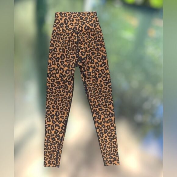 Beach Riot Piper Legging in Leopard Print Size S - Picture 5 of 11